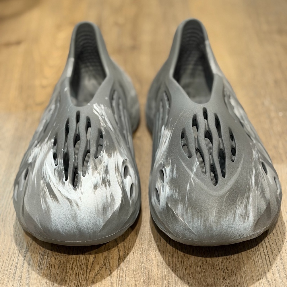 Adidas Yeezy Foam Runner - 7 US Women’s - Granite